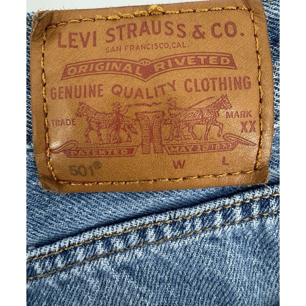 Levi's 501 Women's High Rise Cut Off Blue Denim Shorts Button Fly Size 29W - Picture 4 of 12